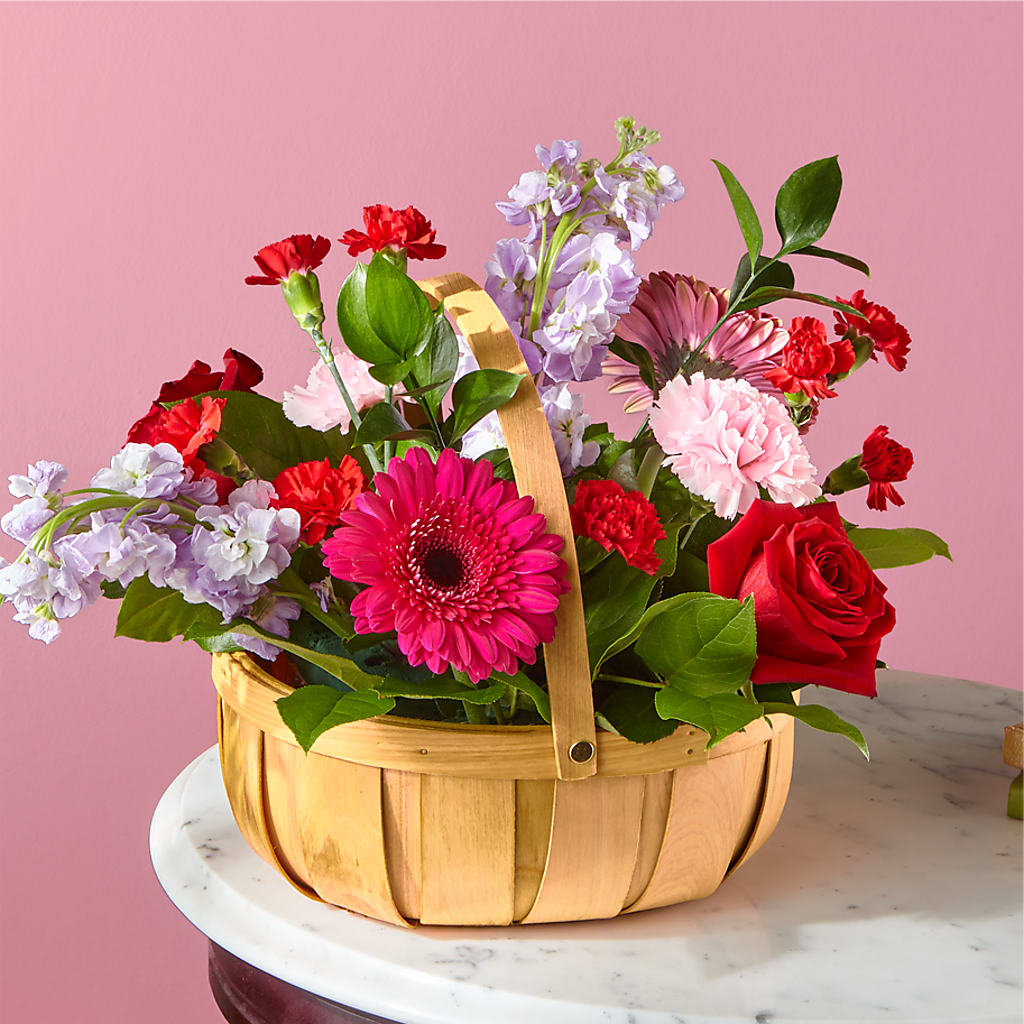Pink Picnic Basket – TALLEY'S FLOWER SHOP, King NC