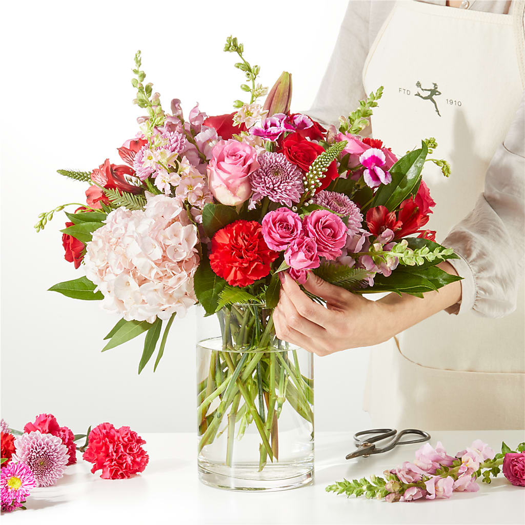 Swooning Over You - A Luxury Florist Original – TALLEY'S FLOWER SHOP, King NC