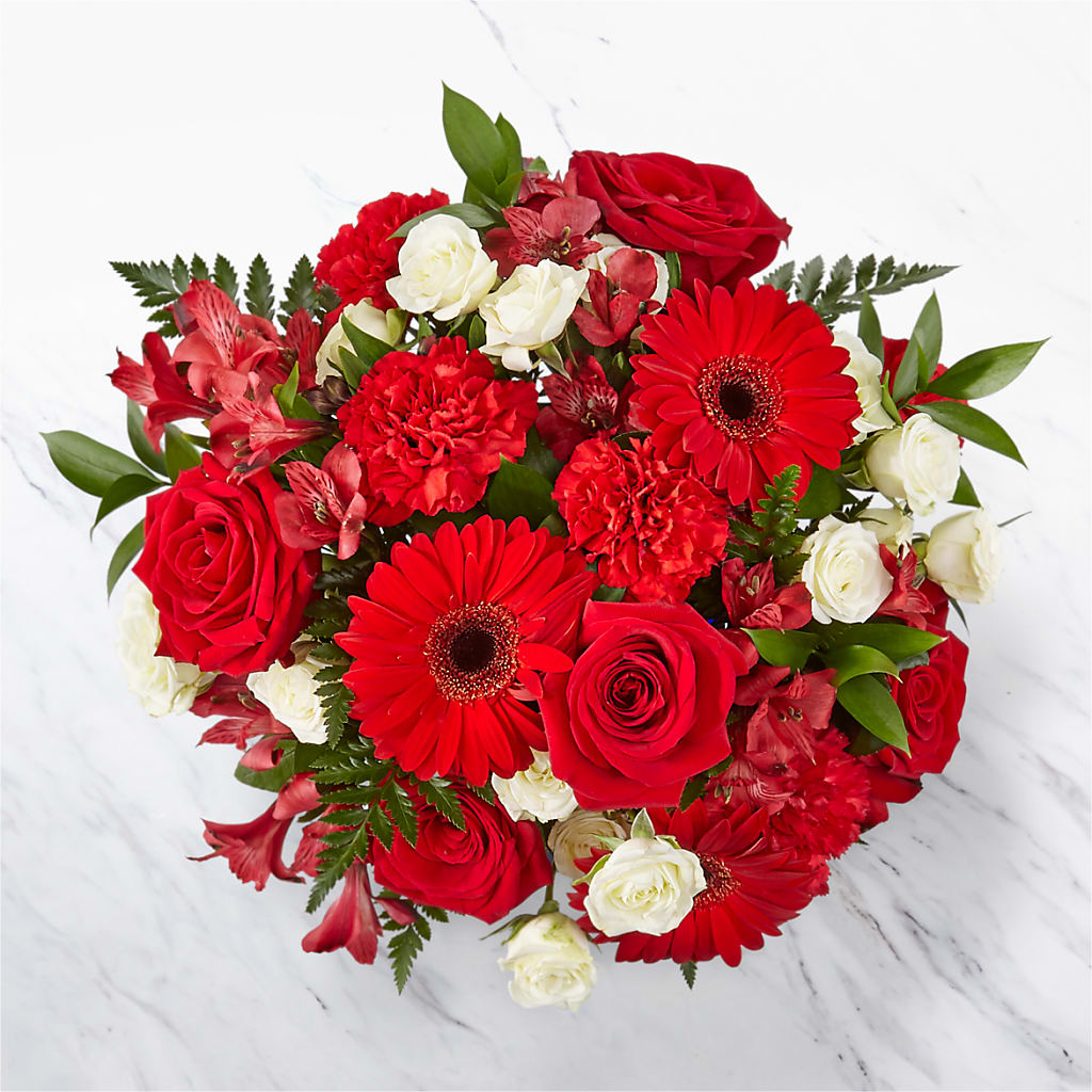 Hearts Embrace Bouquet – TALLEY'S FLOWER SHOP, King NC