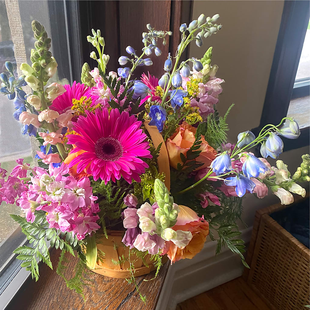 Garden of Life Basket – TALLEY'S FLOWER SHOP, King NC