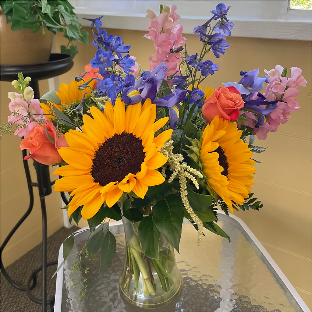 Rays of Life Bouquet – TALLEY'S FLOWER SHOP, King NC