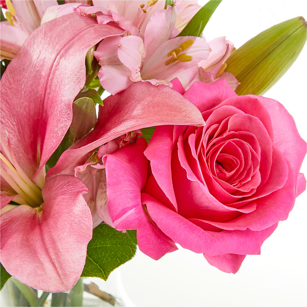 Lots of Love Bouquet – TALLEY'S FLOWER SHOP, King NC